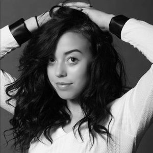 Meet your Posher, Lorie